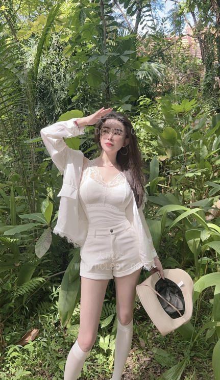 瑶瑶小白虎
