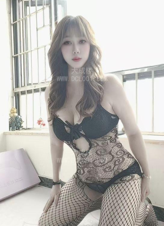 诱惑丰满骚妇
